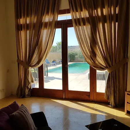 Tender * Kerċem